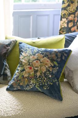 MARGARETTA VELOURS NOIR CUSHION