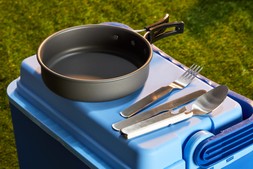 B&M GARDEN SS26 // THE GREAT OUTDOORS - PRO CAMPER // 3 COMPACT PANS £12 // CUTLERY SET £2.50 // 24L COOLBOX £15 //