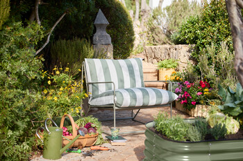 https://ww.prshots.co.uk/contents/archives/3552/1530/images/thumb350x287_auto/dobbies-garden-centres_riva-striped-chair-gbp129_thumb.jpg
