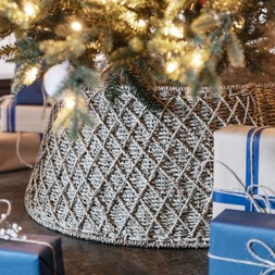 ROUND FOLDABLE DIAMOND WICKER TREE SKIRT D70CM