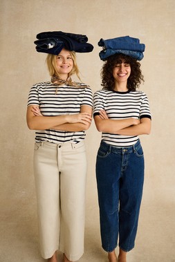 Dina & Hallie 4529